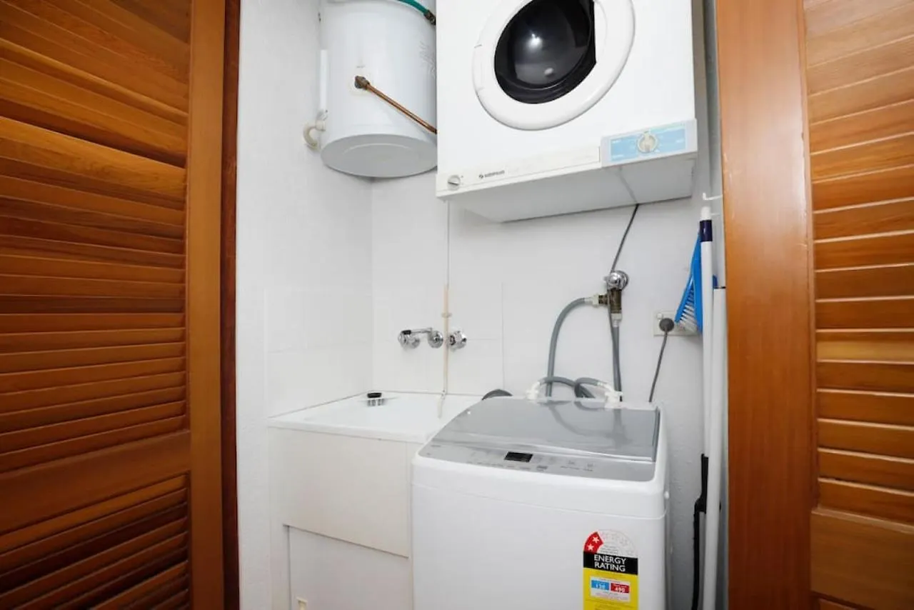 Mediterranean Style Apartment Close To The City 16 Cairns