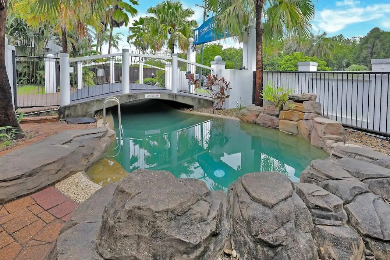 Mediterranean Style Apartment Close To The City 16 Cairns