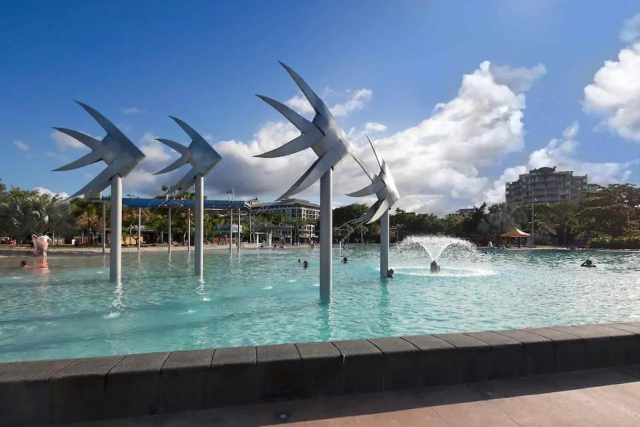 Mediterranean Style Apartment Close To The City 16 Cairns
