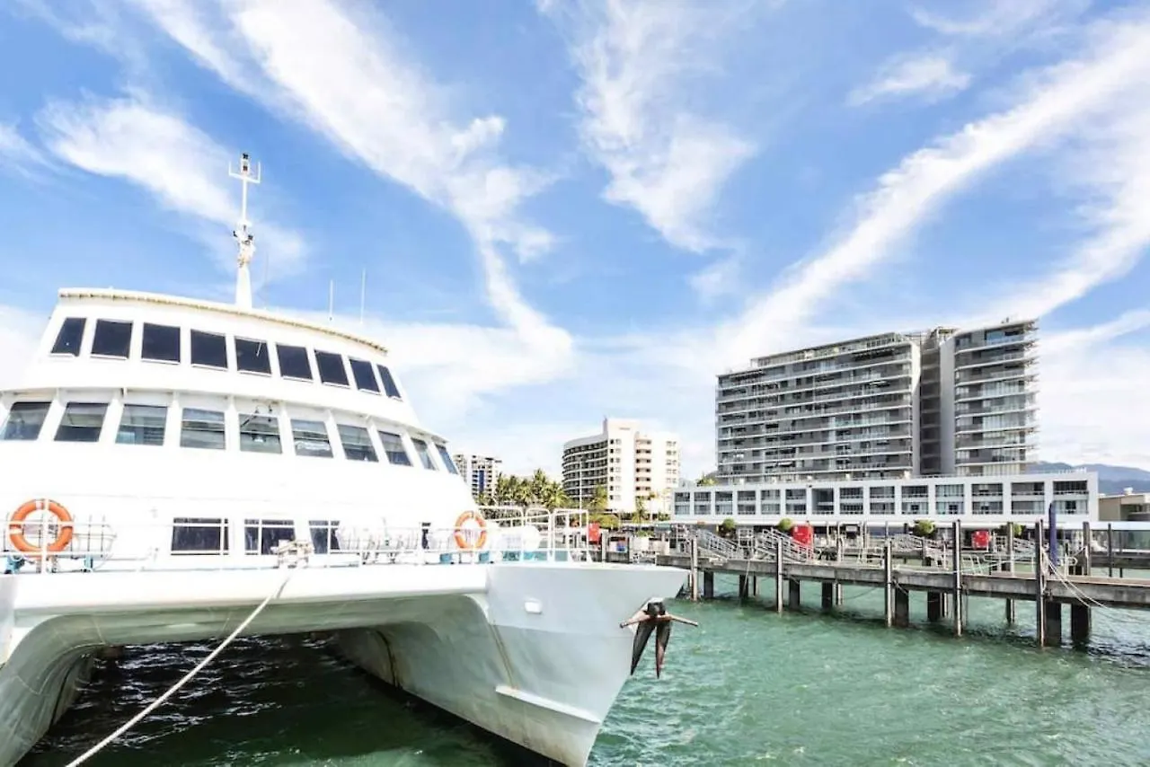 Mediterranean Style Apartment Close To The City 16 Cairns Australia