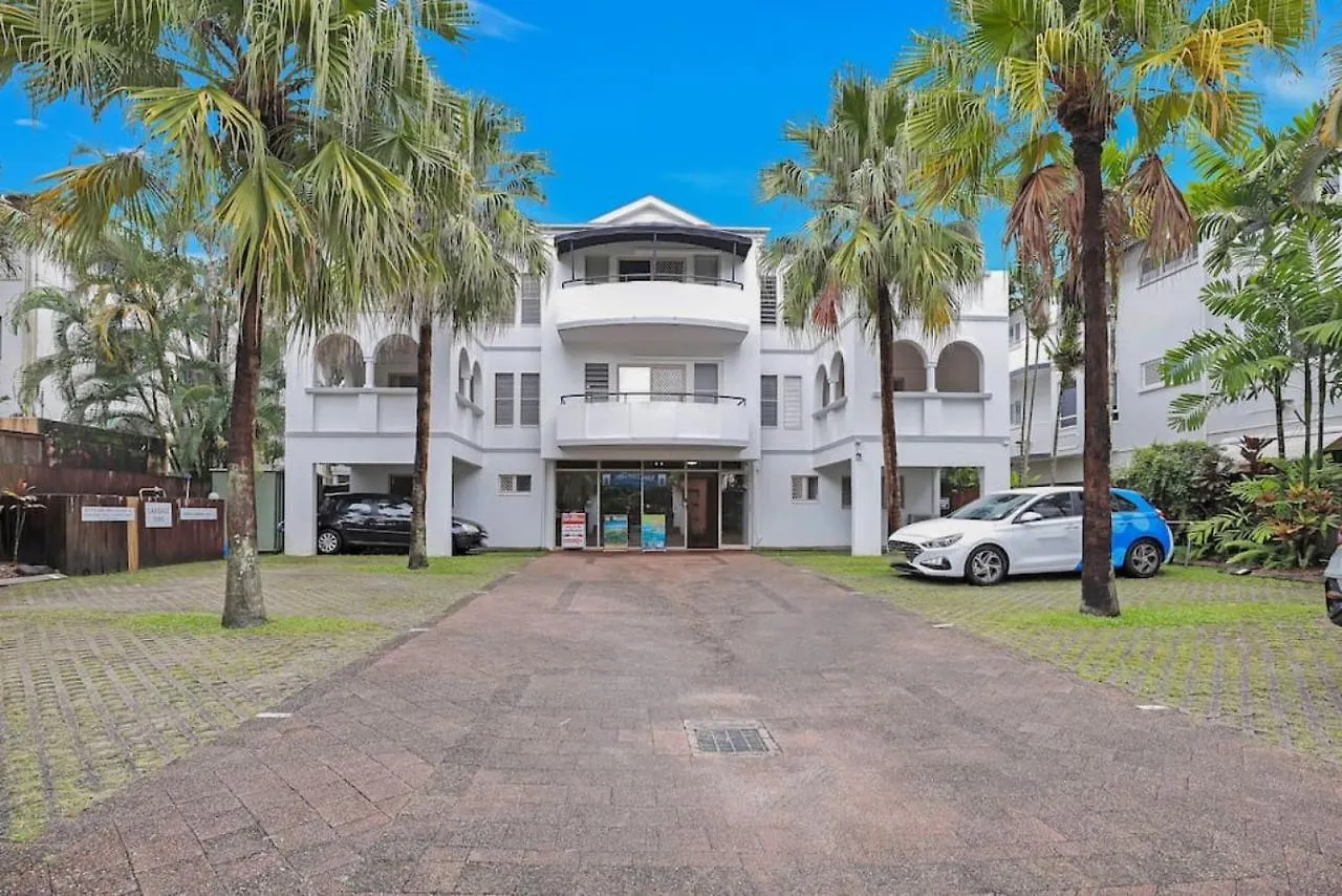 Mediterranean Style Apartment Close To The City 16 Cairns